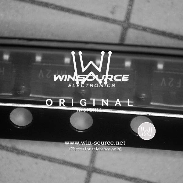 MCP1702T-3002E/CB real image2879