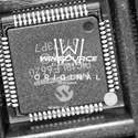 PIC18LF6620-I/PT Real Image1